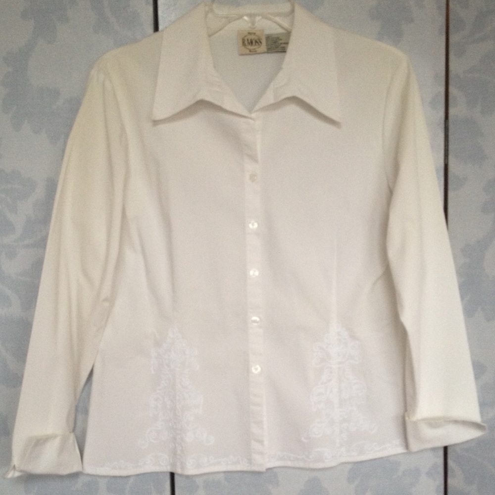 🌺 White B. Moss button down shirt.