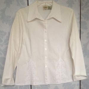 🌺 White B. Moss button down shirt.