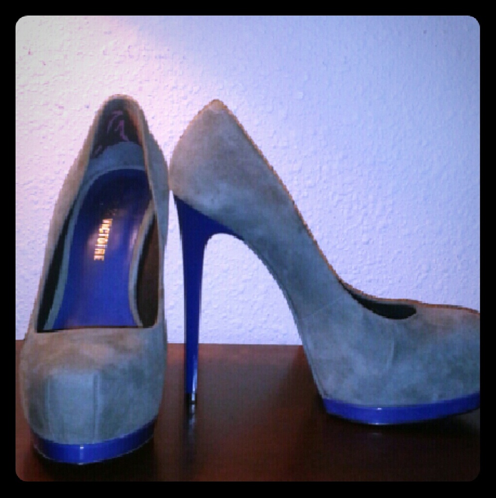 Beautiful Pour la Victoire Heels!