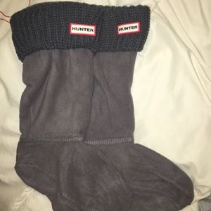 Gray cableknit Hunter Boot socks