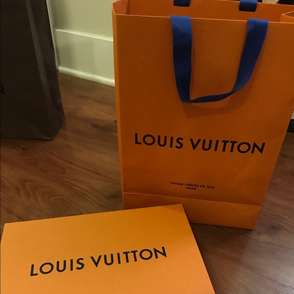 louis vuitton gift box and bag