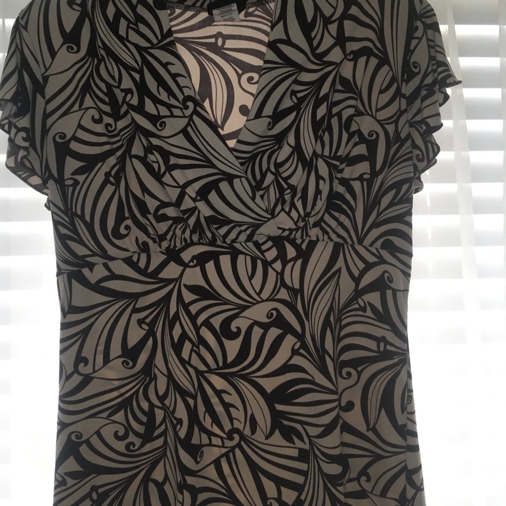Brown and Tan V-Neck with flutter sleeve.