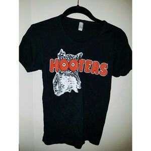 Authentic Hooters tshirt