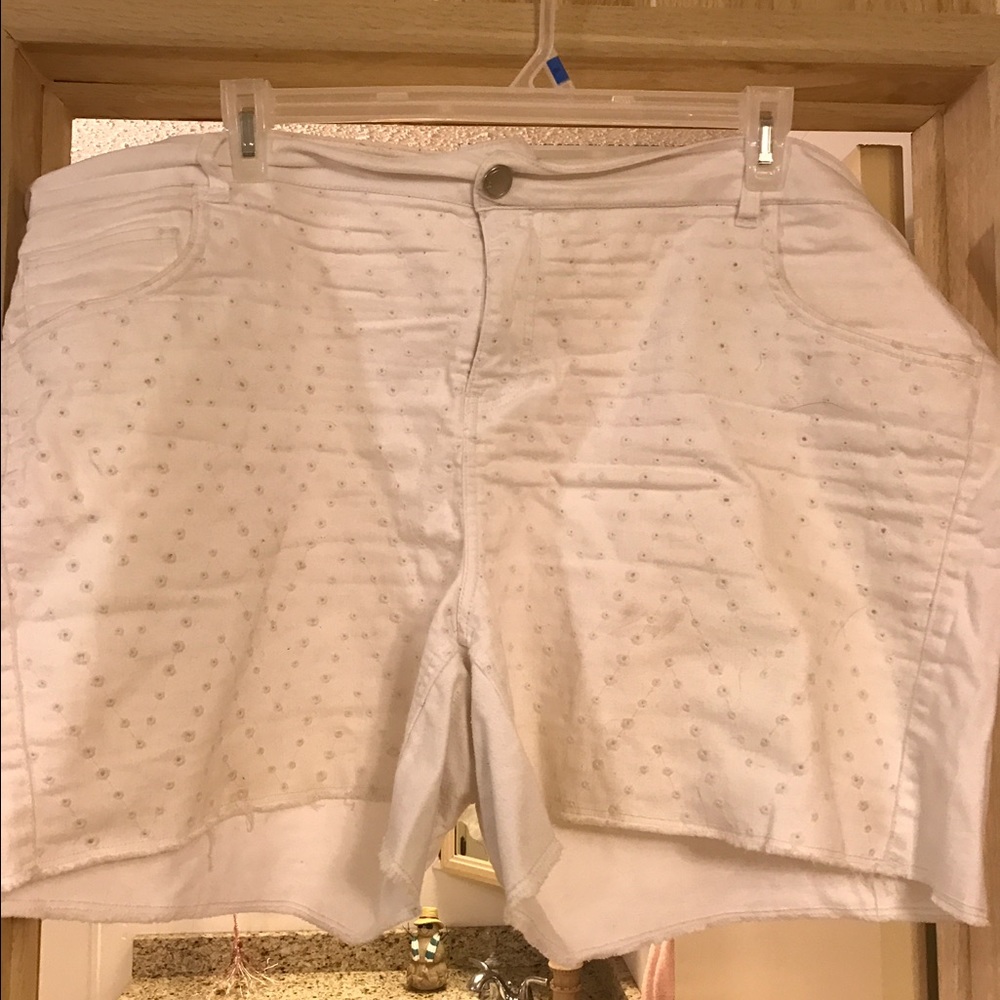Plus size white shorts