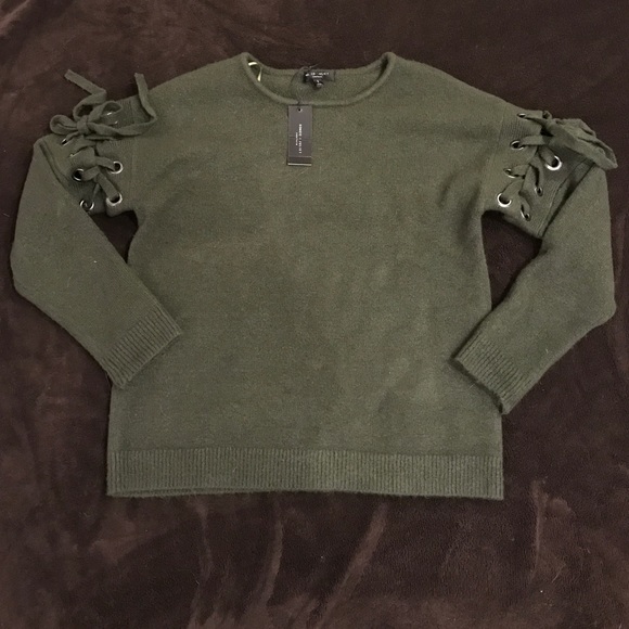 Romeo & Juliet Couture Sweaters - Romeo + Juliet Couture Sweater Size Small