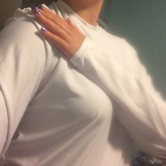 SOLD White O'Neill Rash Guard - Picture 3 of 4