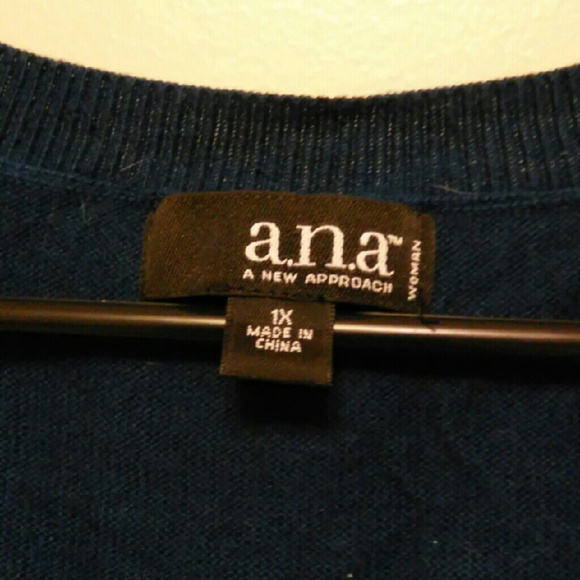 Beautiful cobalt blue sweater - Picture 4 of 4