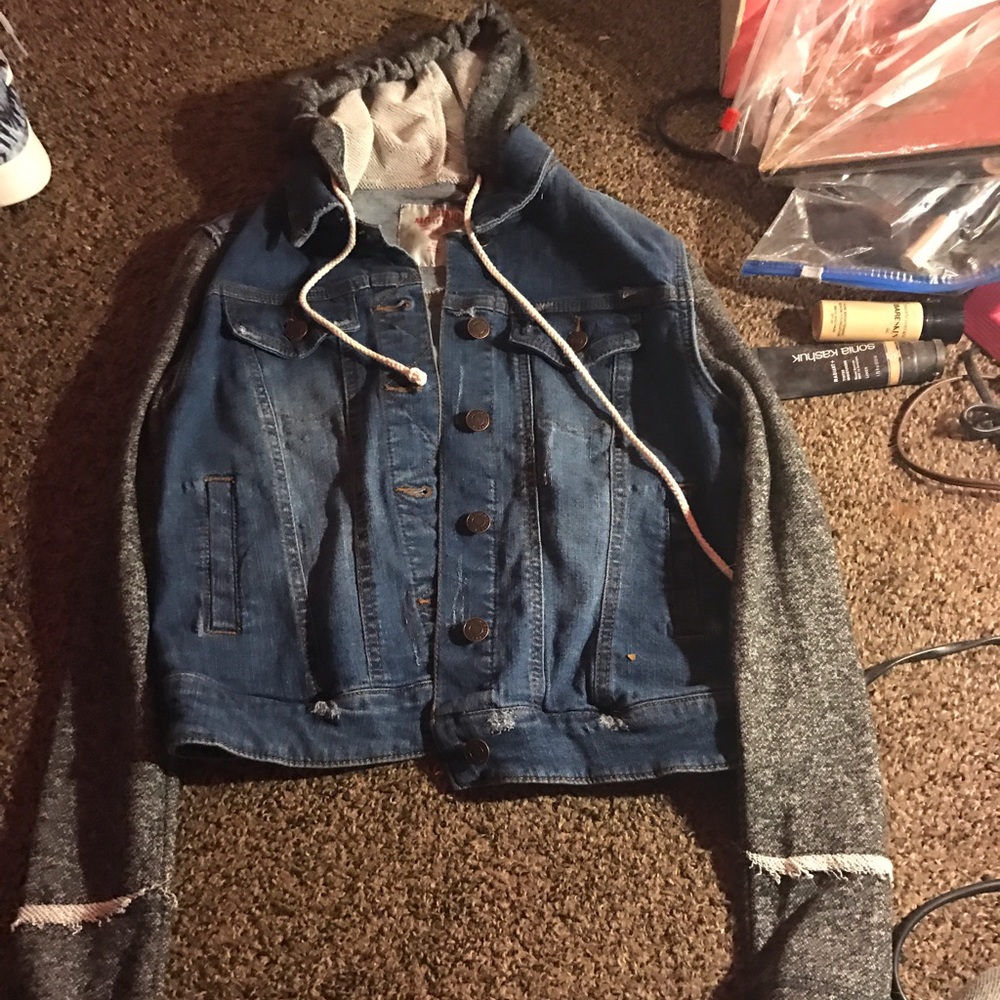 hoodie denim jacket. NEW WITHOUT TAGS