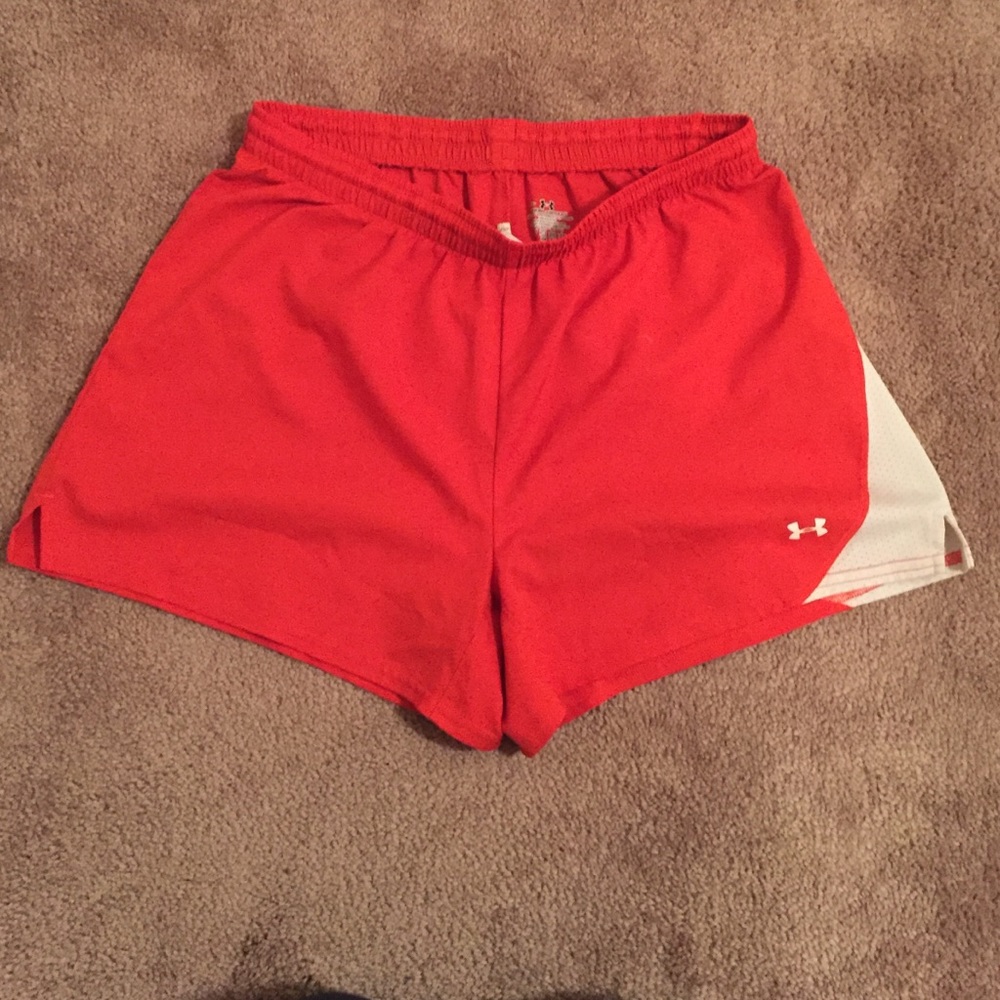 Under Armour red shorts Med