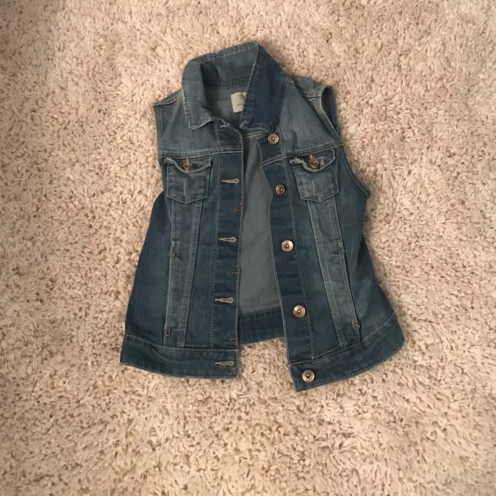 Jean sleeveless jean jacket