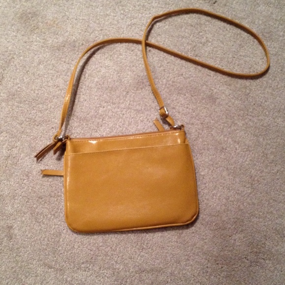 Purse with crossover strap - Picture 2 of 3