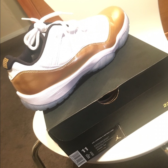 Jordan Low 11 - Picture 2 of 3