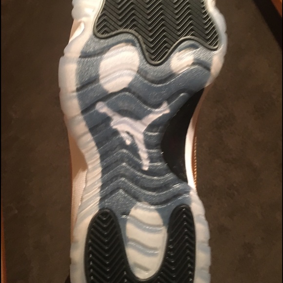 Jordan Low 11 - Picture 3 of 3