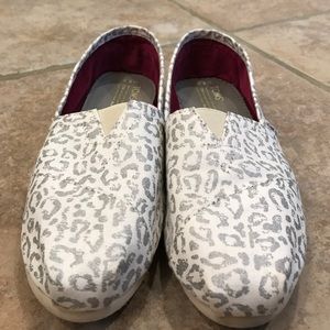 Toms Snow Leopard Size 8.5
