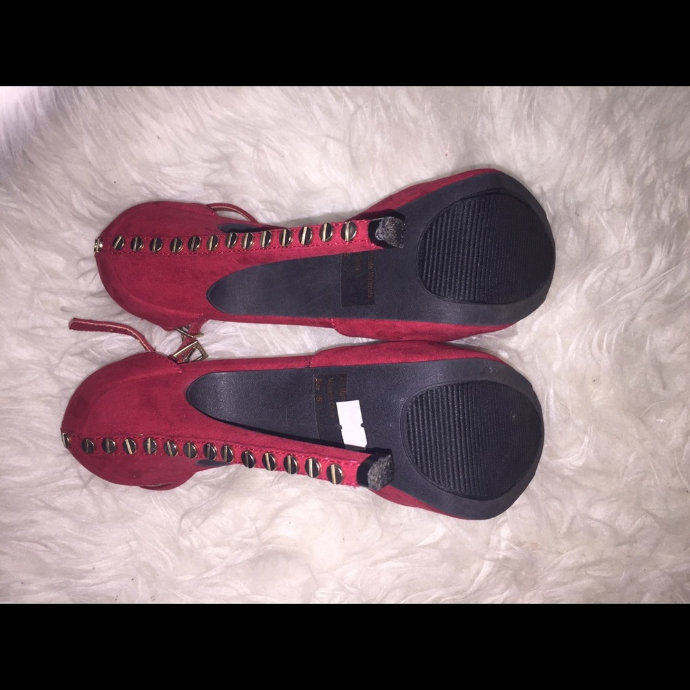Red Heels - Picture 2 of 4
