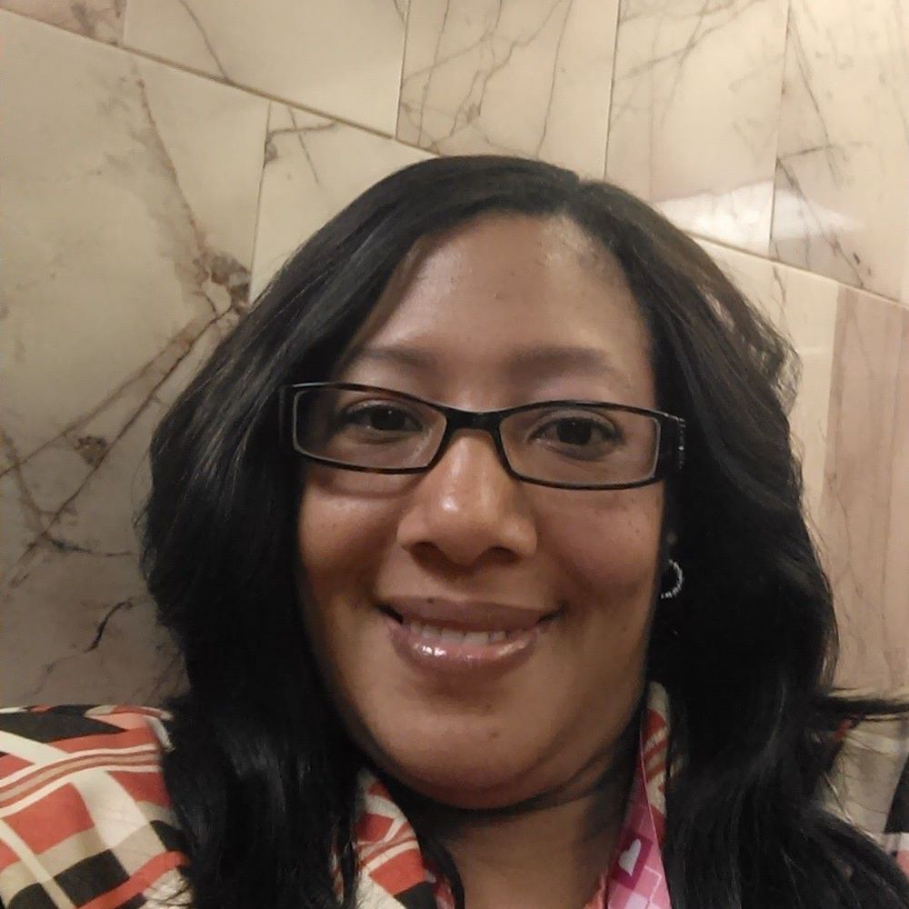 Meet your Posher, Larissa