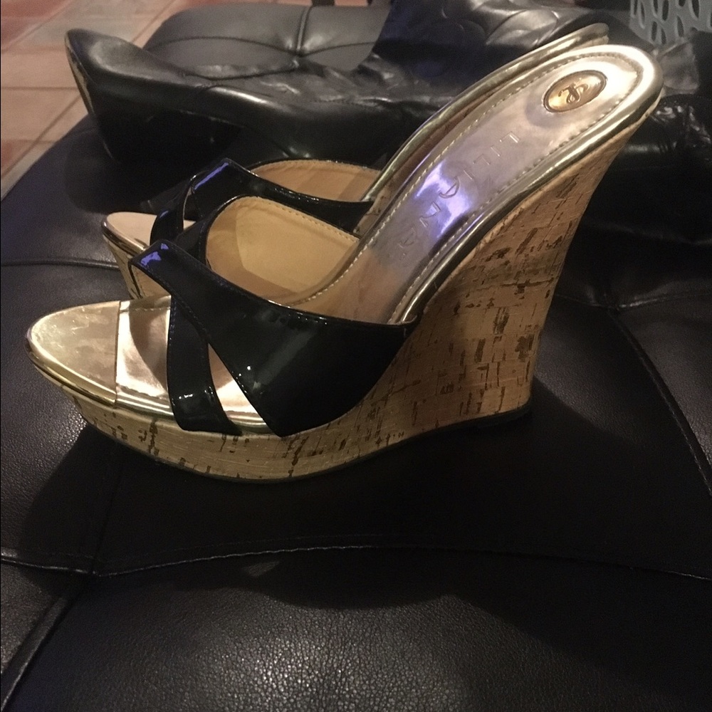 Black lilana wedges