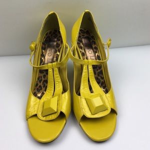 Fun retro boutique yellow chunky heels