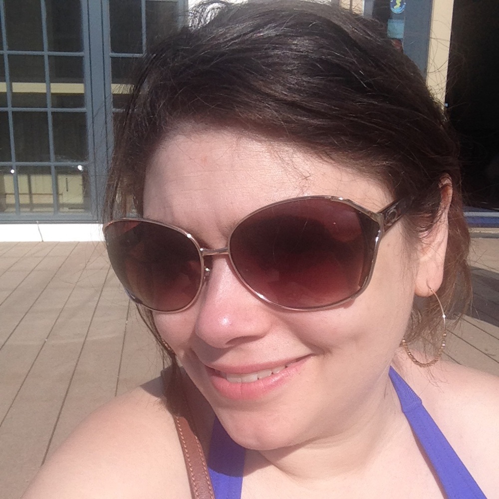 Meet your Posher, Dee.