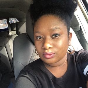 Meet your Posher, Shana