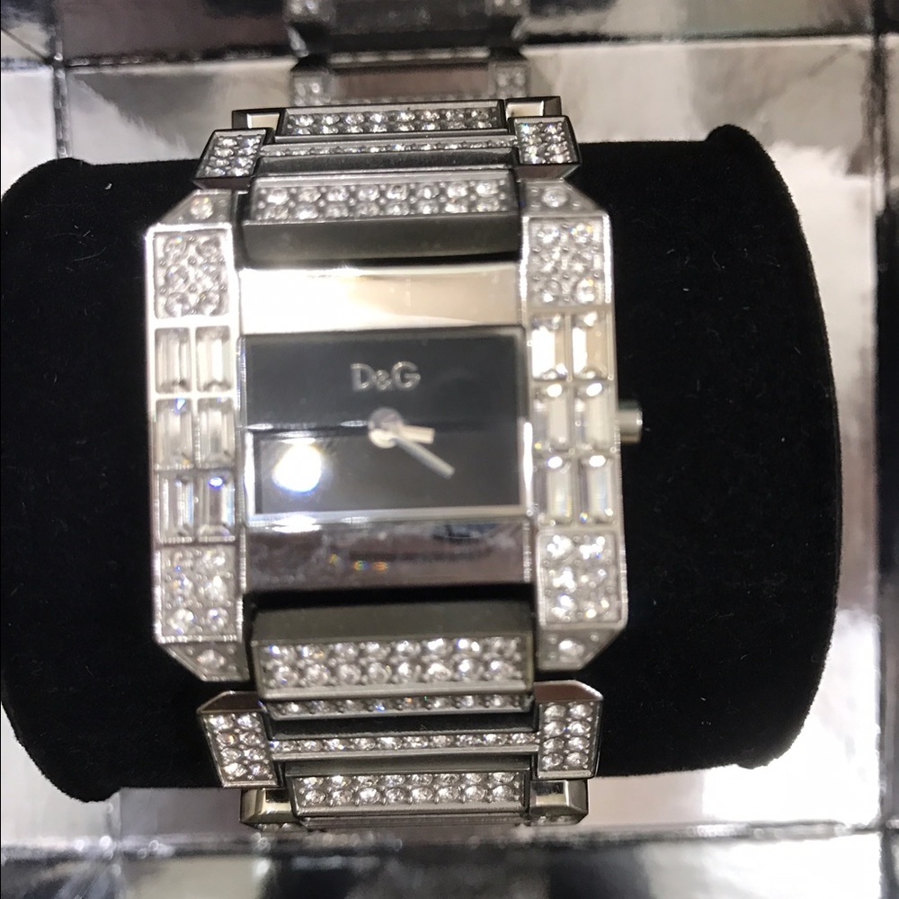 Watch - Picture 3 of 6