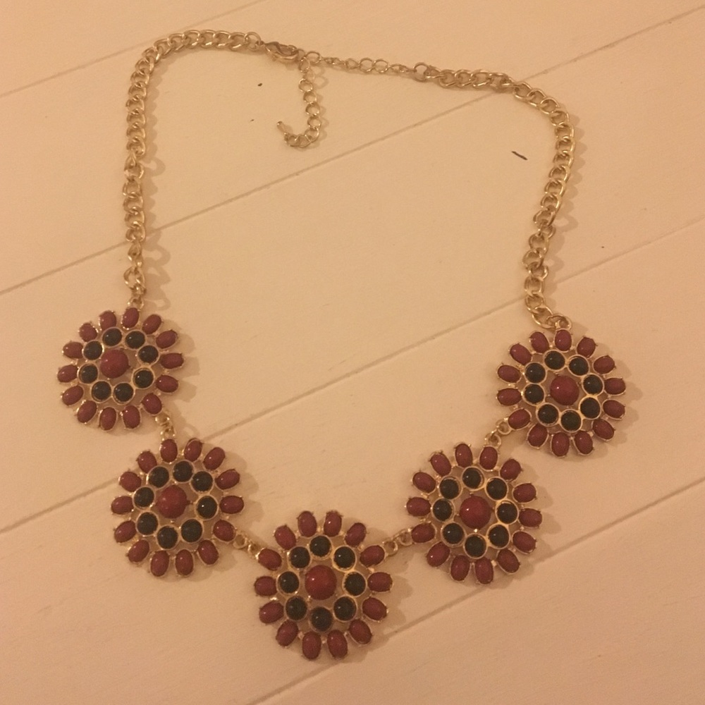 Garner and black necklace