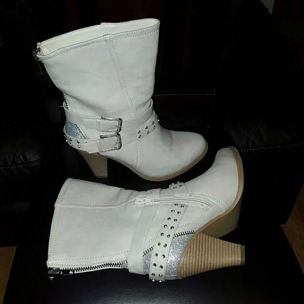 Khaki glitter-healed boots