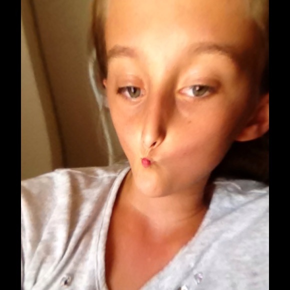 Meet your Posher, Taylor - Picture 1 of 1