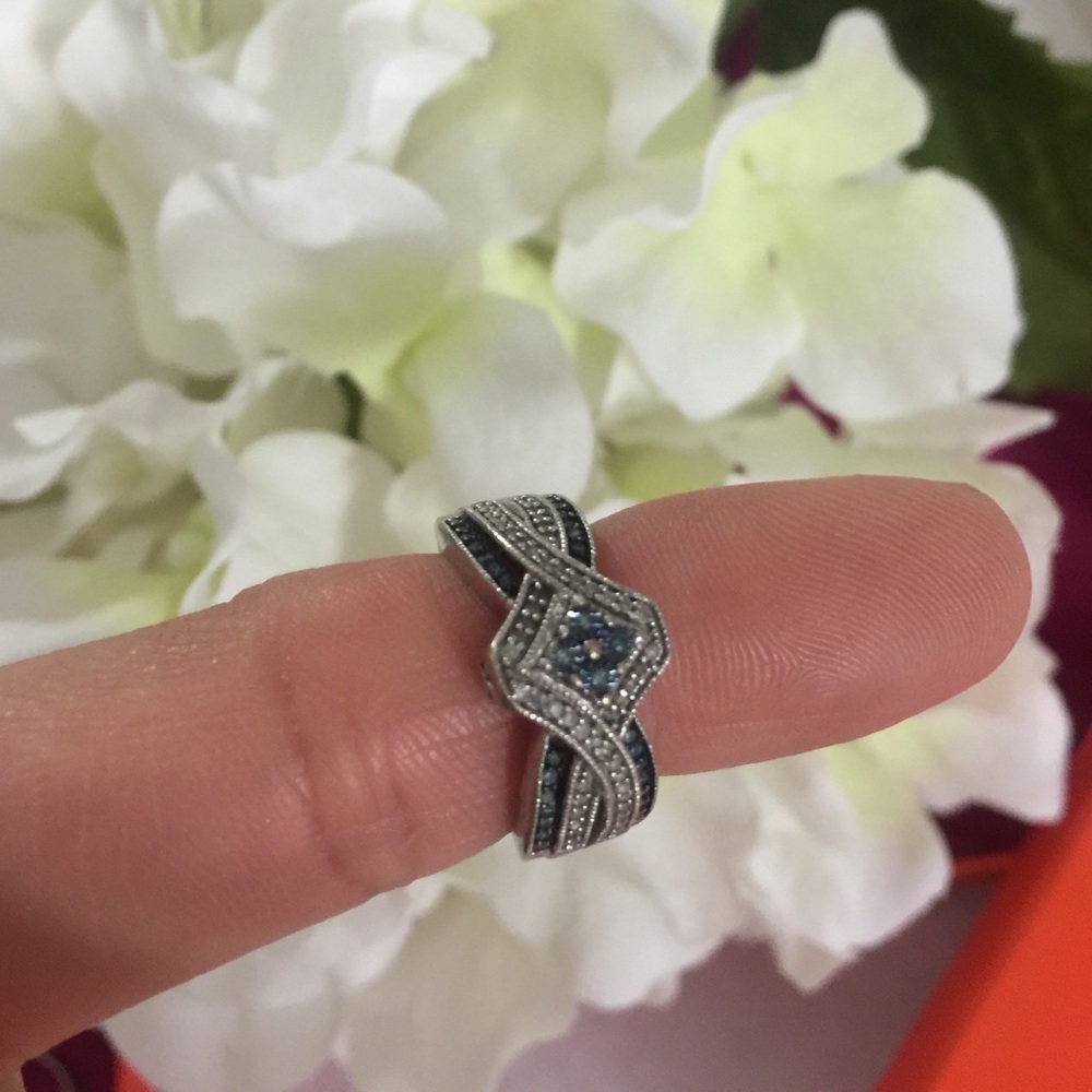 Diamond Ring - Picture 2 of 2
