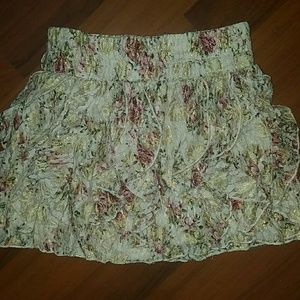 Rue21 lace mini ruffle skirt