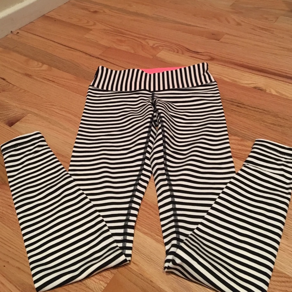 Lululemon black/white striped Wunder Under Tights