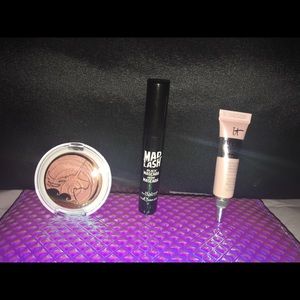 Makeup sample bundle