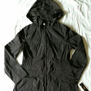 Lbd light weight coat/windbreaker