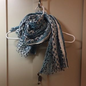 Patterned scarf