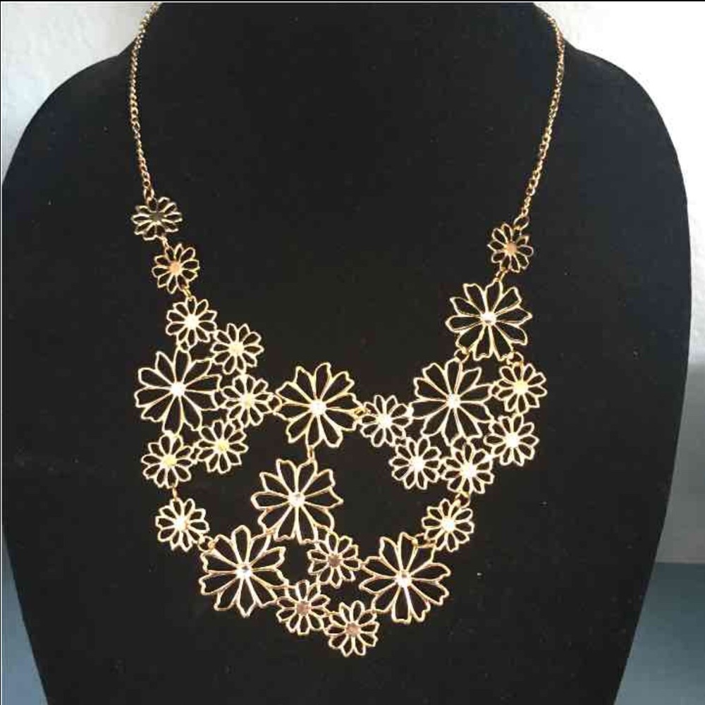 🌸🌸 FLOWER STATEMENT NECKLACE 🌸🌸