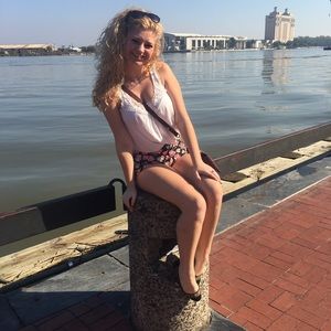Meet your Posher, Lily