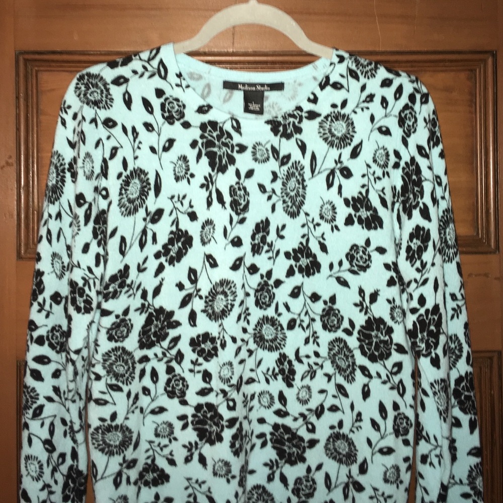 Madison studio flower print sweater Large