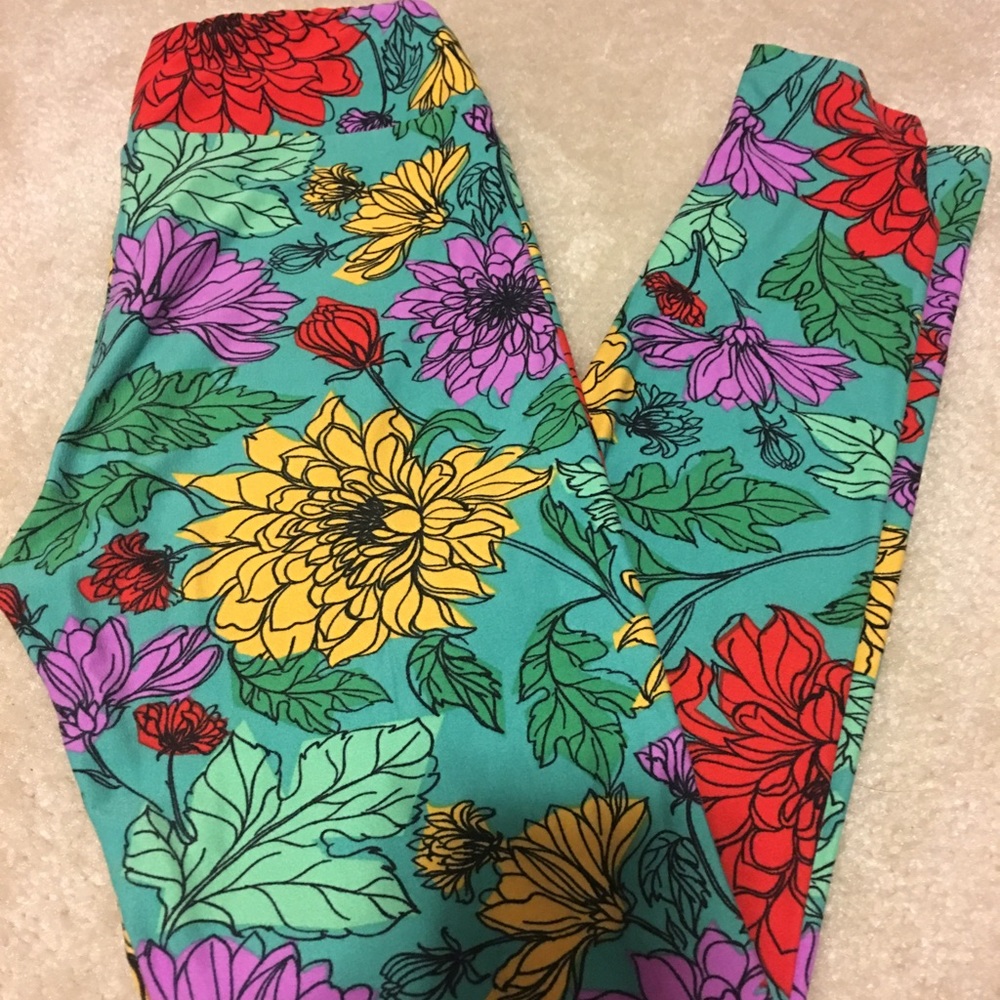 ***SOLD***LuLaRoe OS leggings
