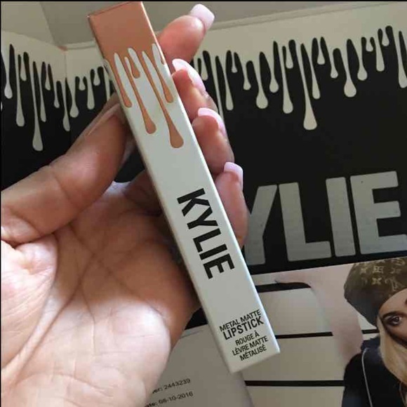 Kylie King K Matte Lipstick - Picture 3 of 4