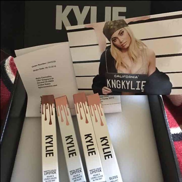 Kylie King K Matte Lipstick - Picture 4 of 4