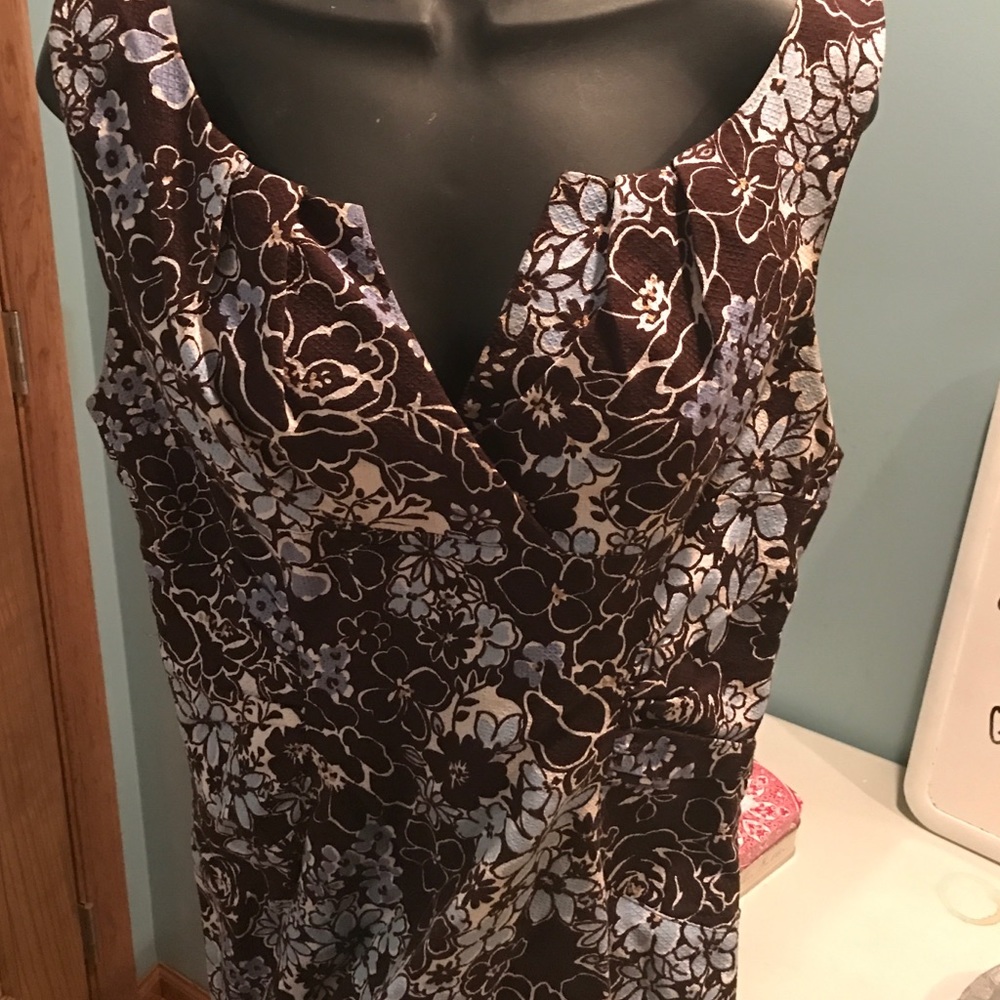 Cotton dress, plunging neckline