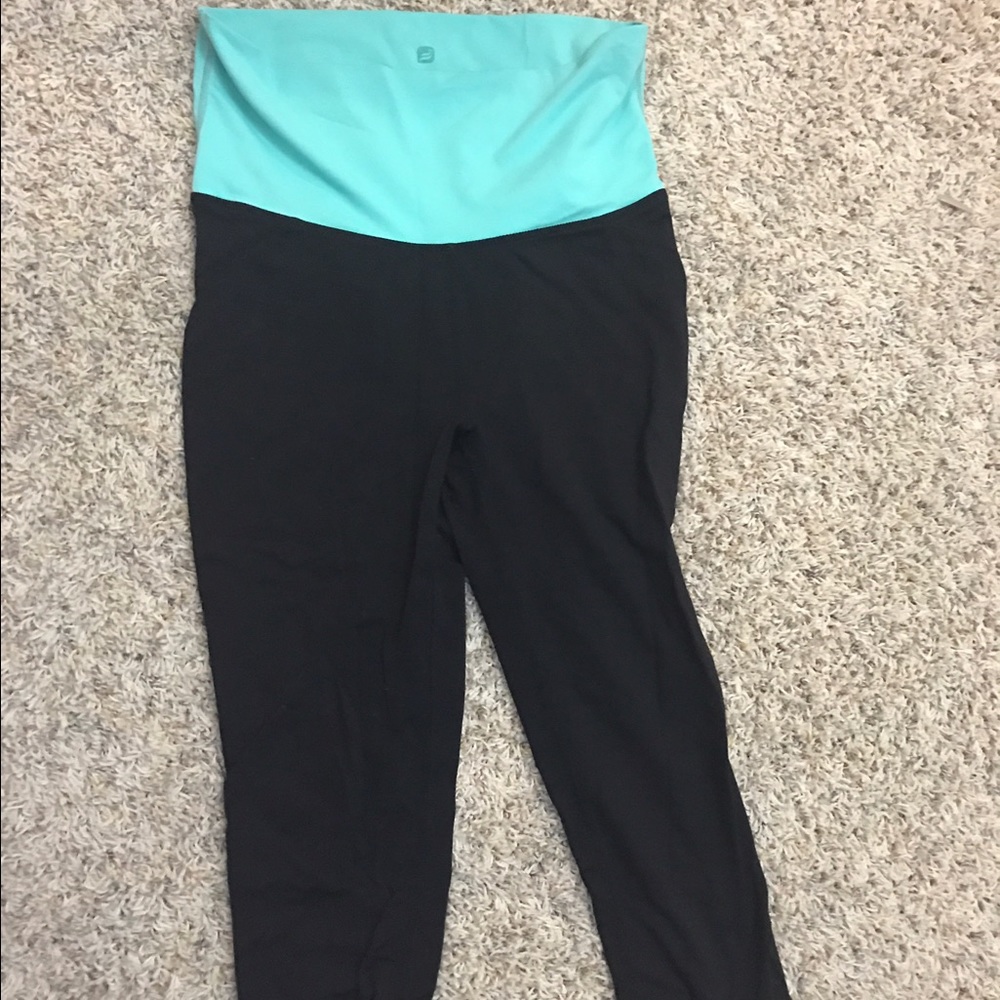 Cropped fabletics leggings with fold down band