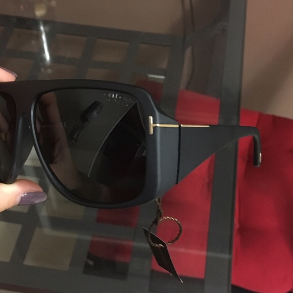 Matte black Tom Ford glasses - Picture 2 of 4