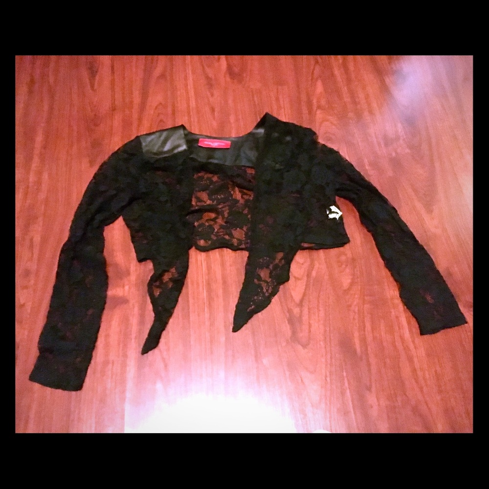 Akita wrap lace top