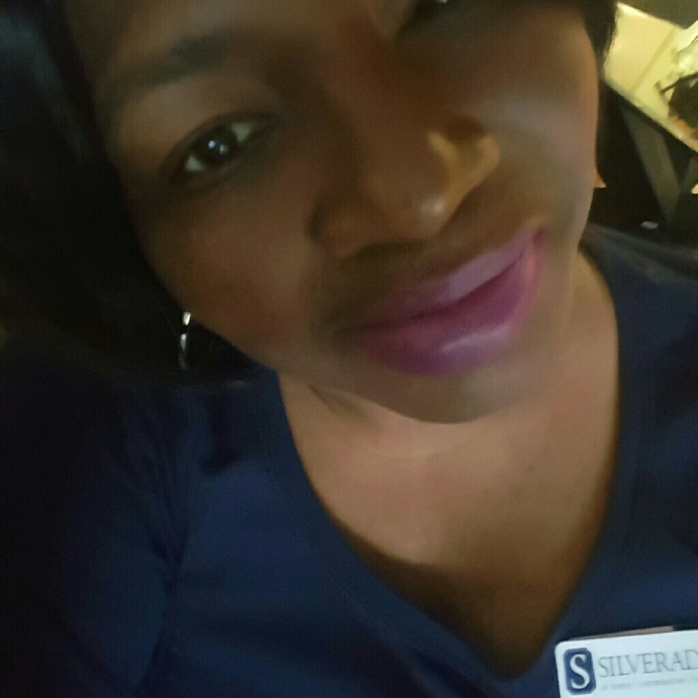 Meet your Posher, Mae