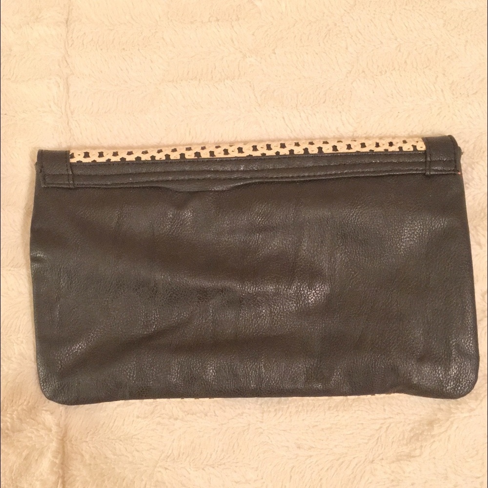 O'Neill Clutch - Picture 2 of 3