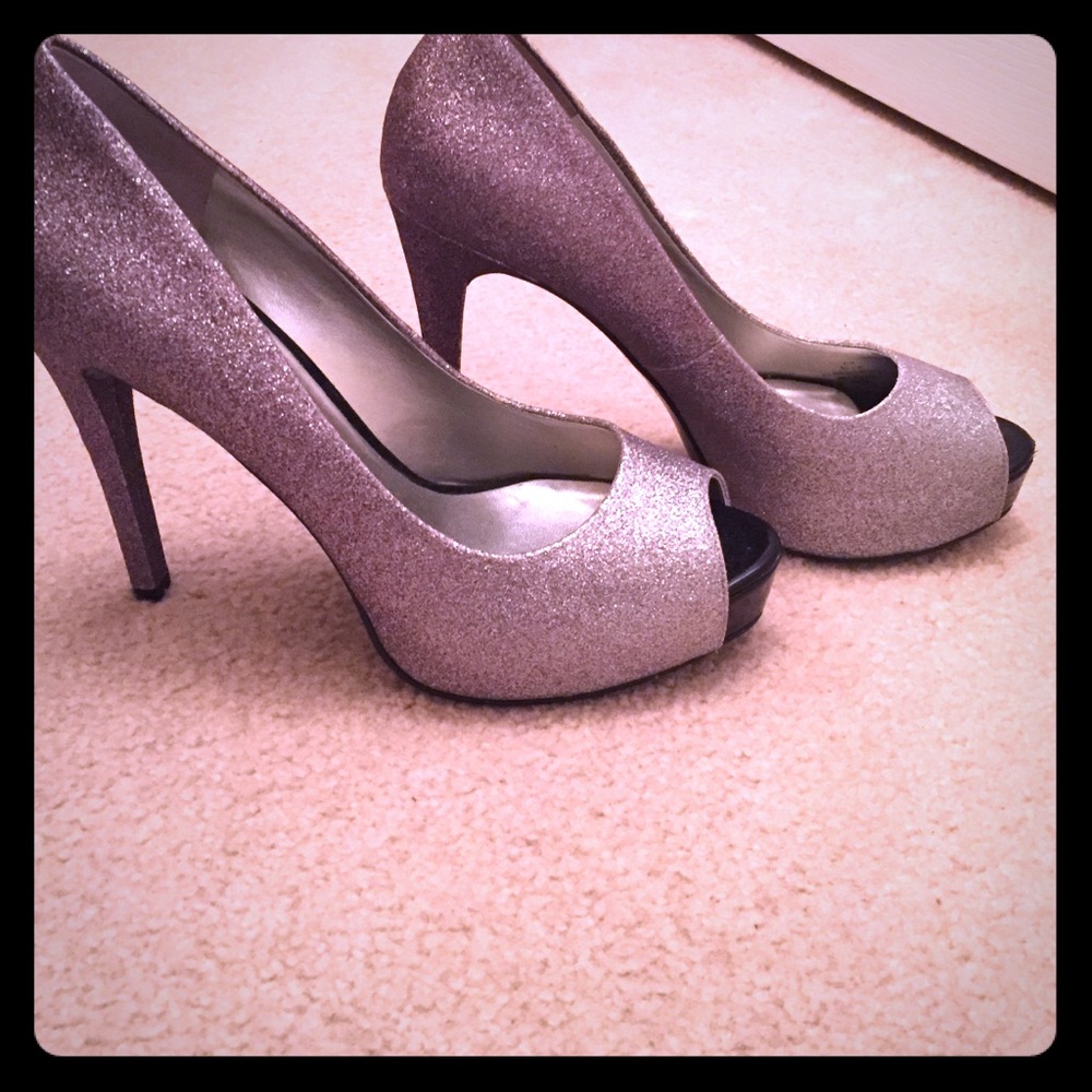 ❤️🌸Shiny silver shoes 👠