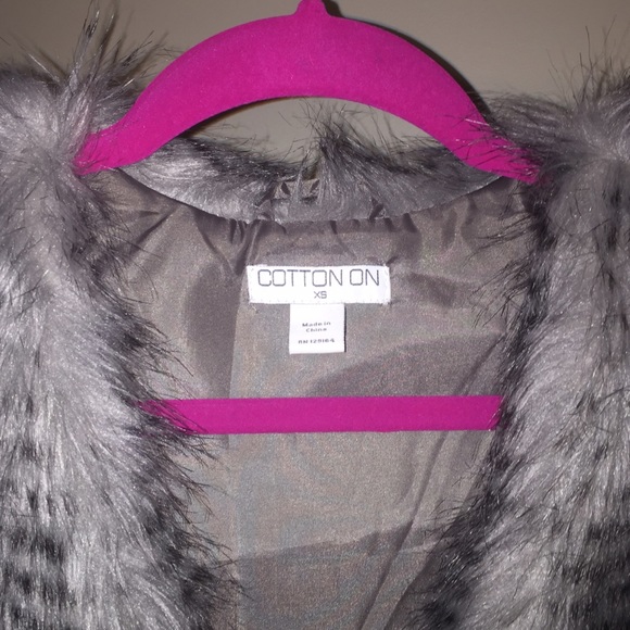 Faux Fur Vest - Picture 3 of 3