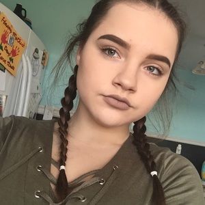 Meet your Posher, Ally