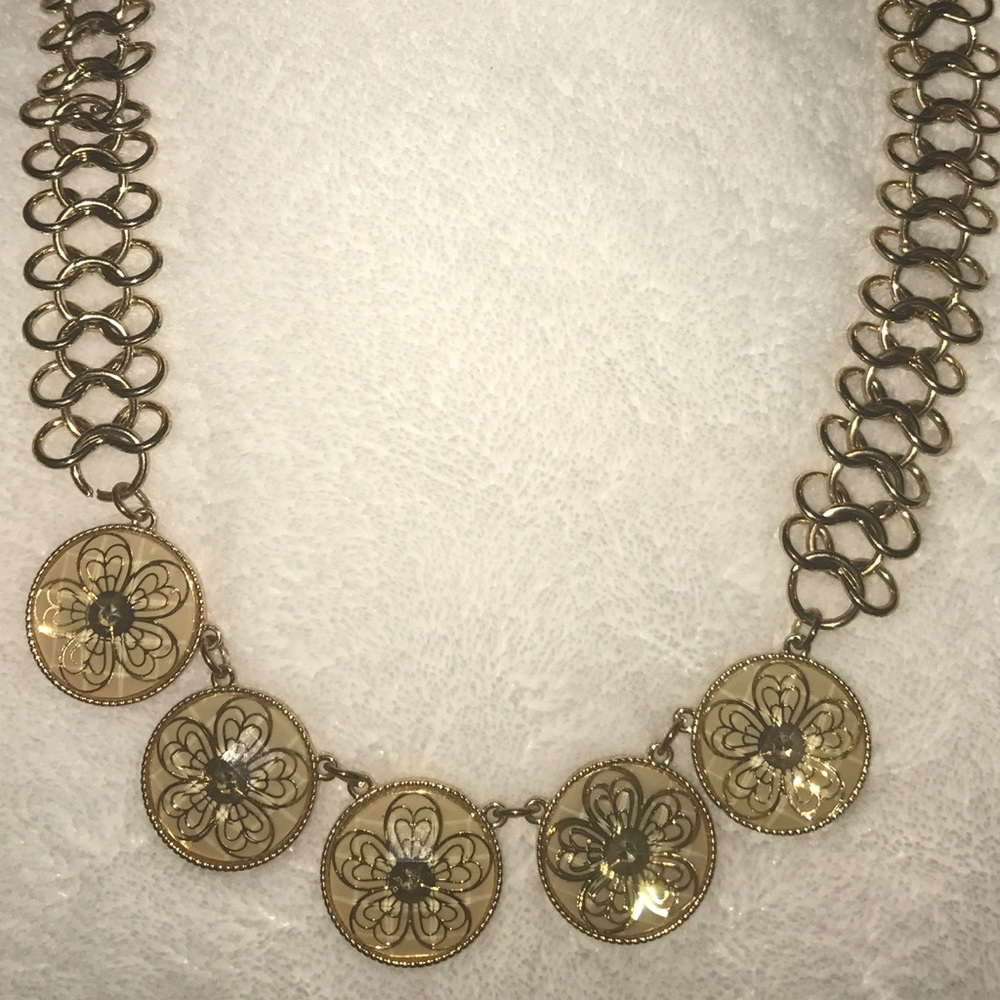 NWOT Francesca's Gold Statement Necklace